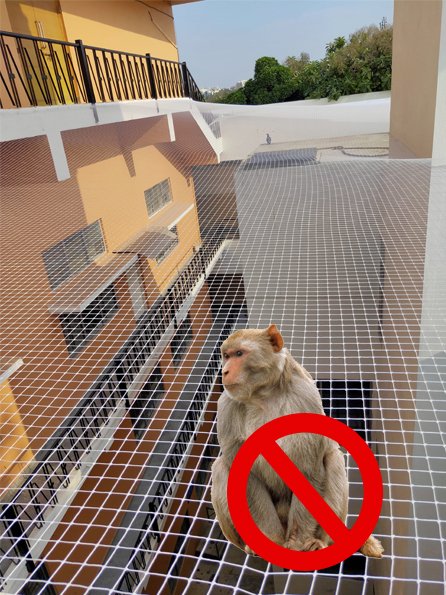 Strong monkey safety net covering an open area